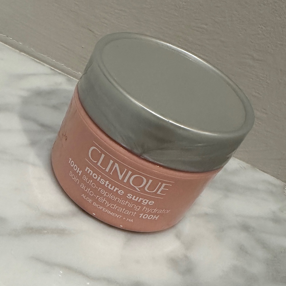 Clinique Moisture Surge